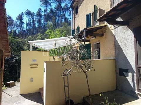 casa indipendente in vendita a Massarosa in zona Gualdo