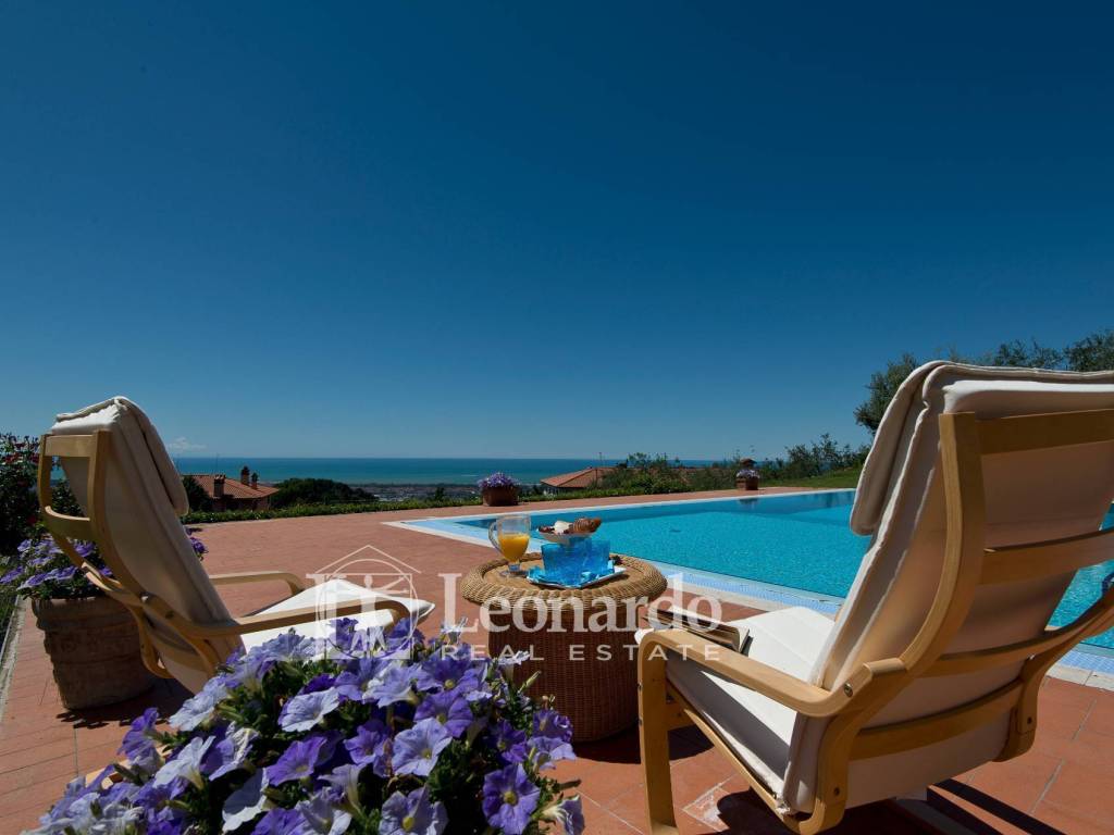 casa indipendente in vendita a Massarosa in zona Corsanico