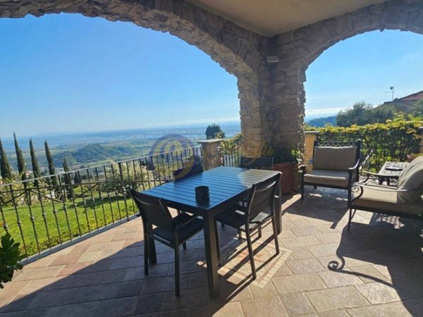 casa indipendente in vendita a Massarosa in zona Bargecchia