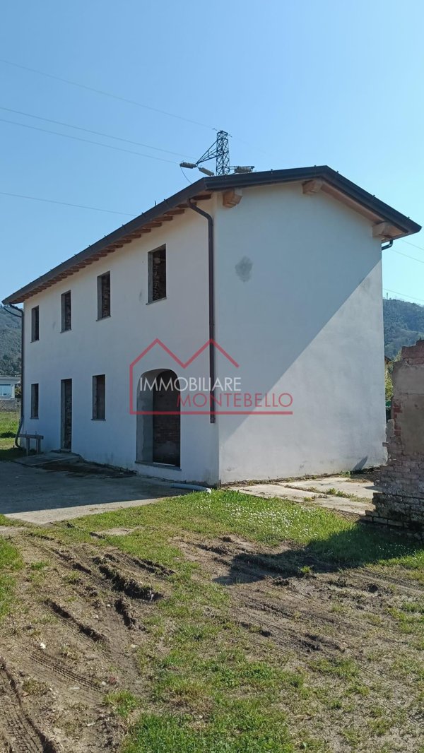 casa indipendente in vendita a Massarosa in zona Piano di Mommio