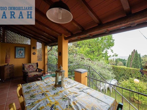 casa indipendente in vendita a Massarosa in zona Corsanico