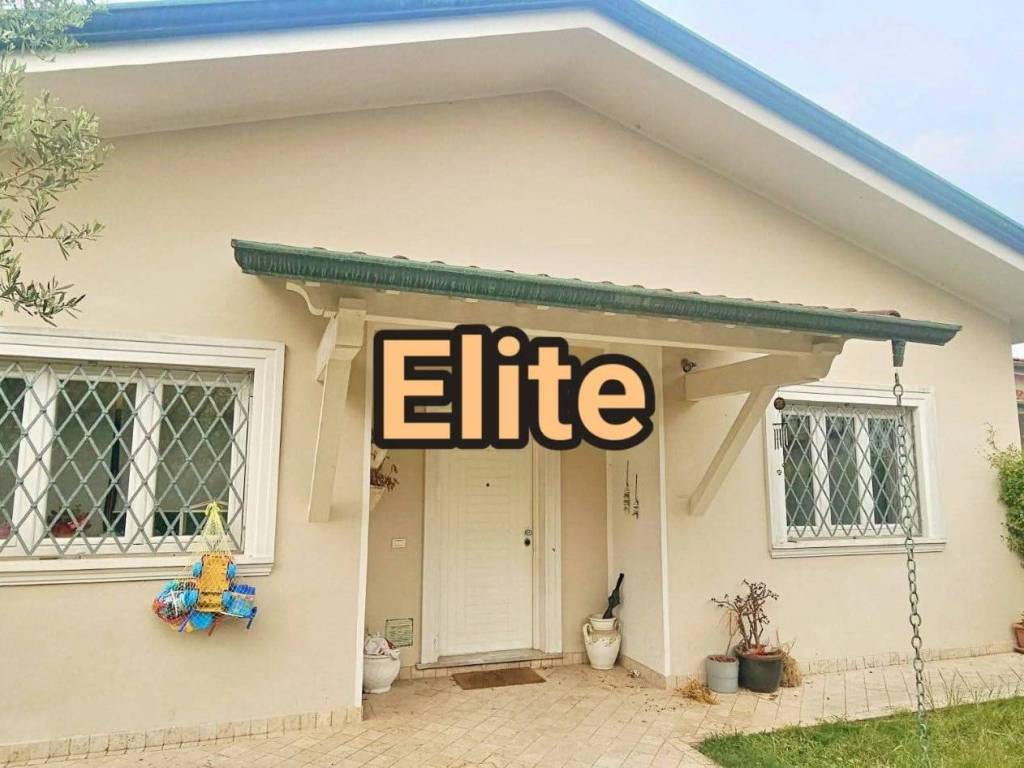 casa indipendente in vendita a Massarosa in zona Piano di Mommio