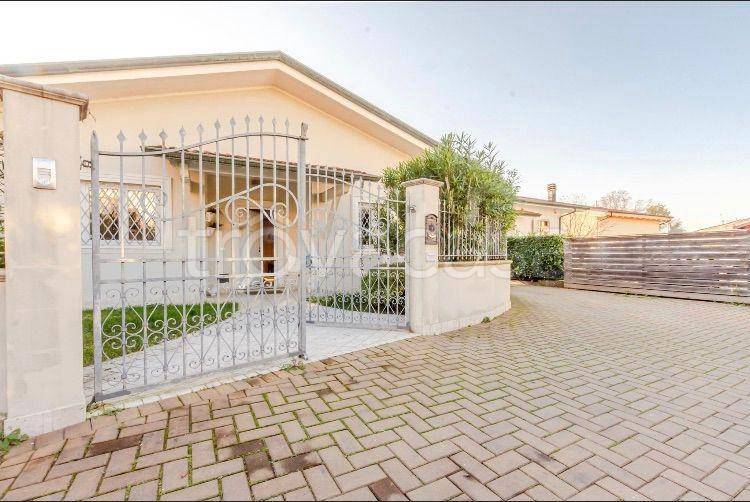 casa indipendente in vendita a Massarosa in zona Piano di Mommio