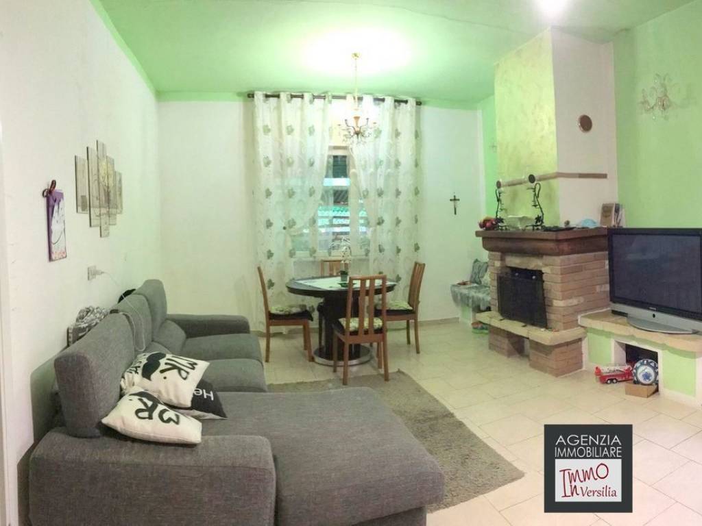 casa indipendente in vendita a Massarosa in zona Pieve a Elici