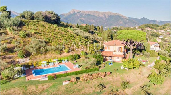 casa indipendente in vendita a Massarosa in zona Massaciuccoli