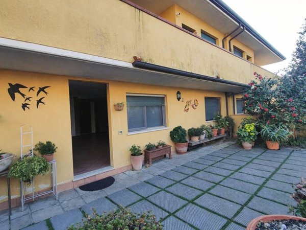 casa indipendente in vendita a Massarosa