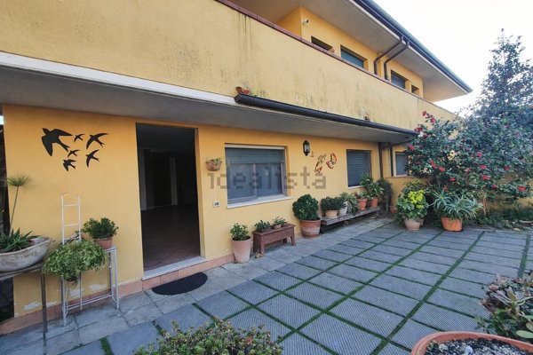 casa indipendente in vendita a Massarosa
