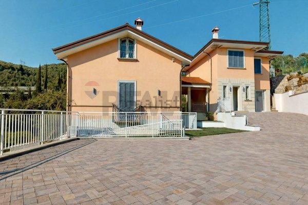 casa indipendente in vendita a Massarosa