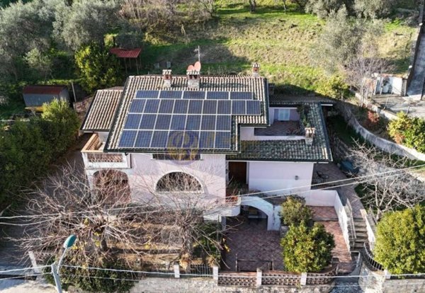 casa indipendente in vendita a Massarosa in zona Bargecchia