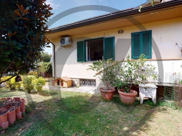 casa indipendente in vendita a Massarosa in zona Quiesa