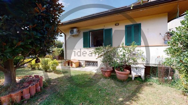casa indipendente in vendita a Massarosa in zona Quiesa