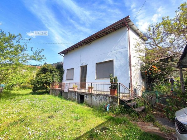 casa indipendente in vendita a Massarosa in zona Stiava