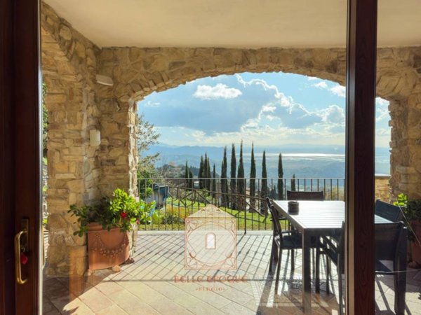 casa indipendente in vendita a Massarosa in zona Corsanico