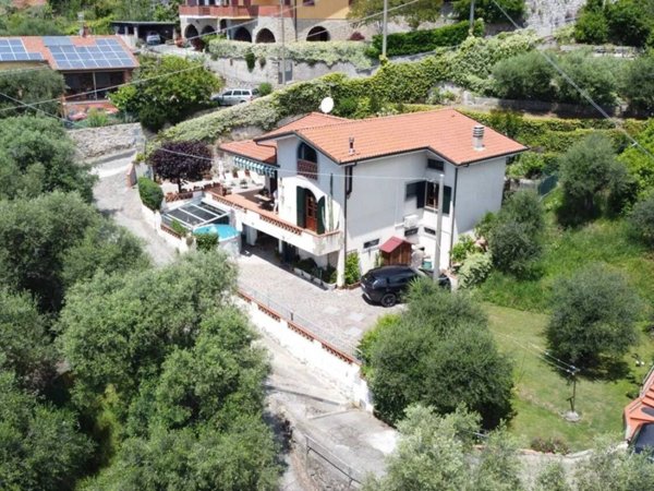 casa indipendente in vendita a Massarosa in zona Corsanico