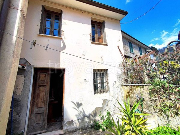 casa indipendente in vendita a Massarosa in zona Corsanico