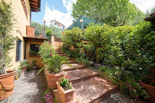 casa indipendente in vendita a Massarosa in zona Corsanico