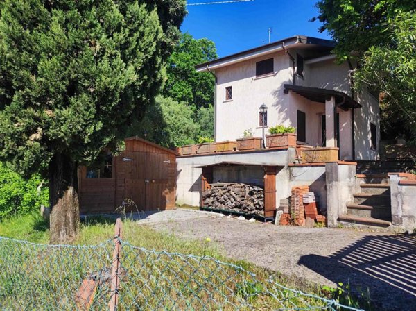 villa in vendita a Massarosa in zona Gualdo
