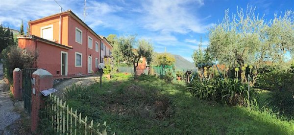 casa indipendente in vendita a Massarosa in zona Bargecchia