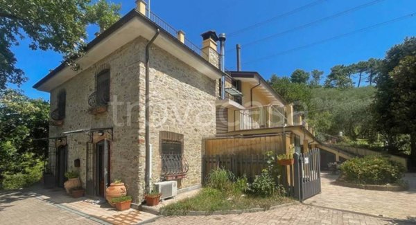 casale in vendita a Massarosa