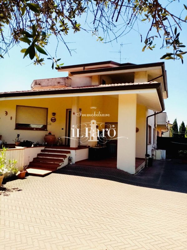 casa indipendente in vendita a Massarosa