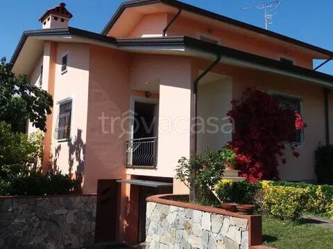casa indipendente in vendita a Massarosa