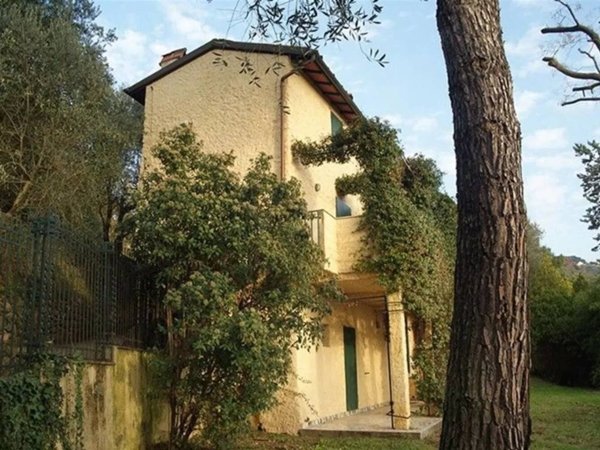 casa indipendente in vendita a Massarosa