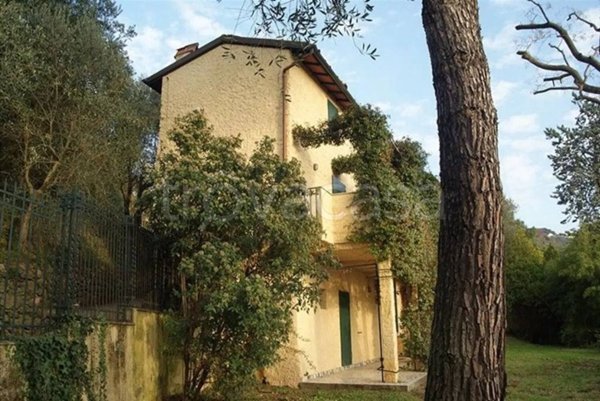 casa indipendente in vendita a Massarosa