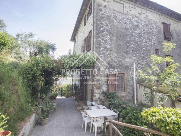 casa indipendente in vendita a Massarosa in zona Bozzano