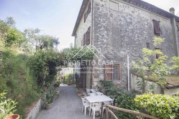casa indipendente in vendita a Massarosa in zona Bozzano