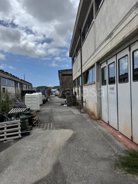 locale commerciale in vendita a Massarosa in zona Quiesa