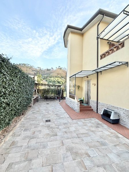 casa indipendente in vendita a Massarosa in zona Bozzano