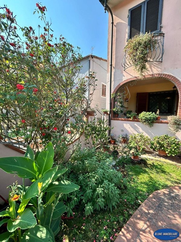casa indipendente in vendita a Massarosa in zona Bozzano