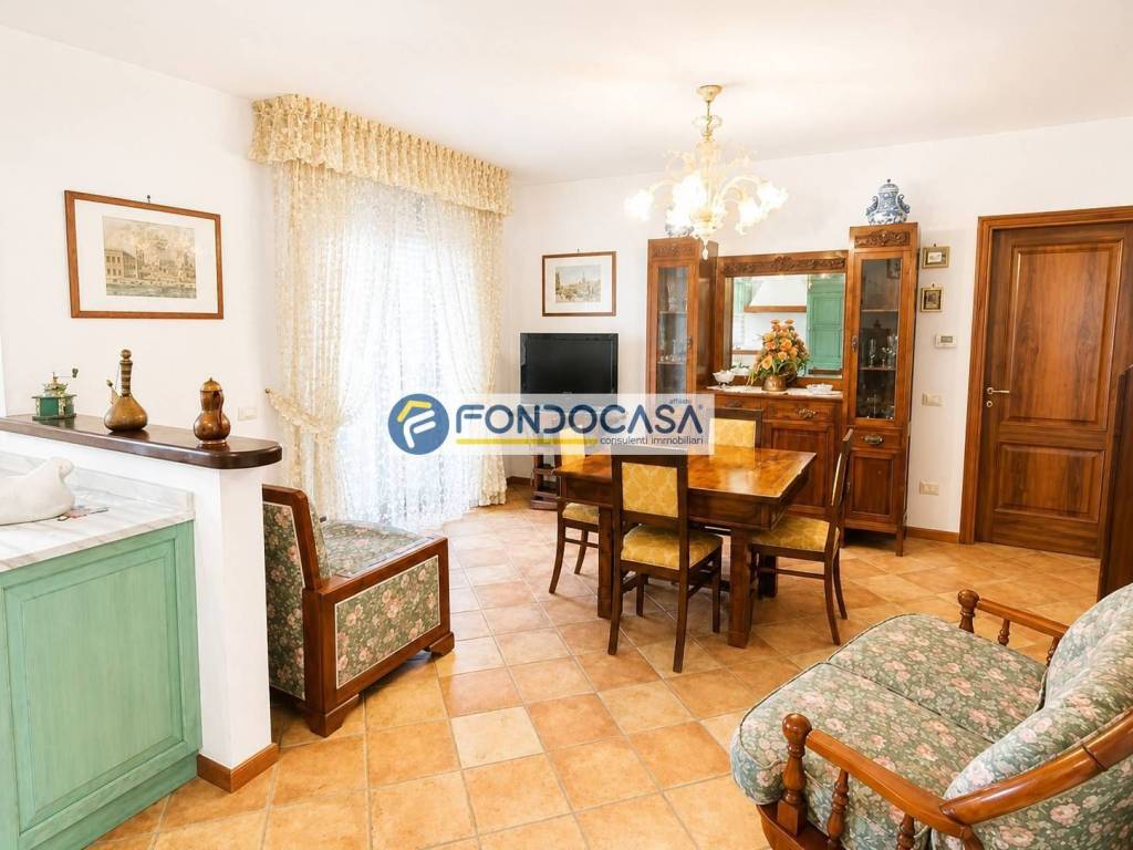 appartamento in vendita a Massarosa in zona Bozzano