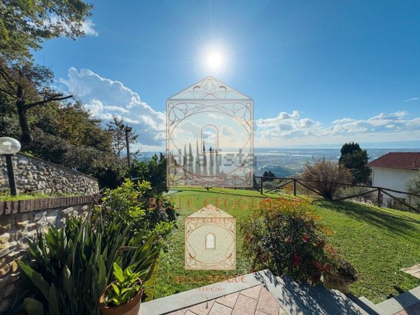 casa indipendente in vendita a Massarosa