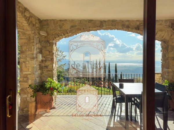 casa indipendente in vendita a Massarosa in zona Bargecchia