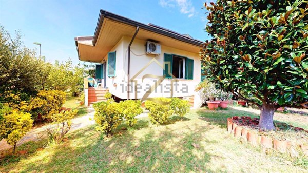 casa indipendente in vendita a Massarosa in zona Quiesa