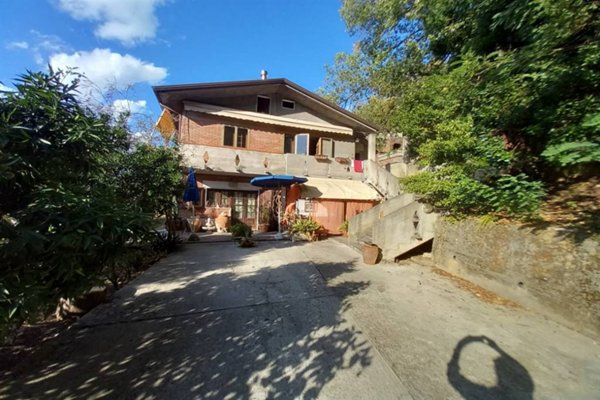 casa indipendente in vendita a Massarosa in zona Piano di Conca
