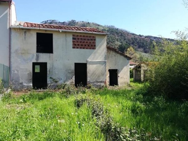 casa indipendente in vendita a Massarosa in zona Piano di Mommio