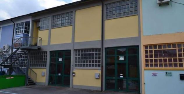 locale commerciale in vendita a Massarosa in zona Bozzano