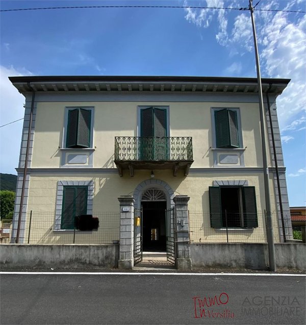 casa indipendente in vendita a Massarosa in zona Bozzano