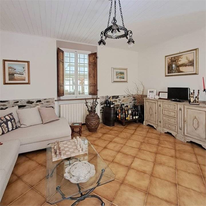 casa indipendente in vendita a Massarosa