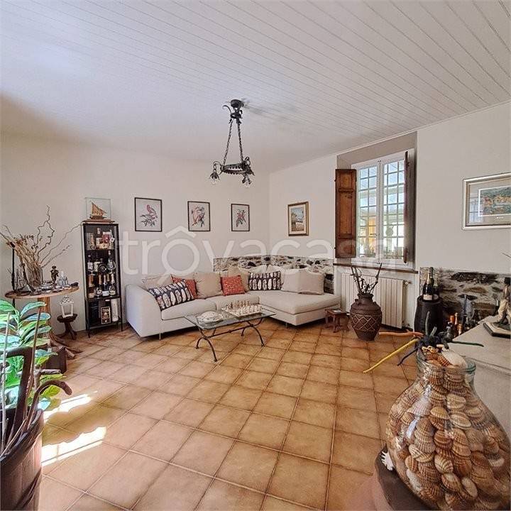 casa indipendente in vendita a Massarosa