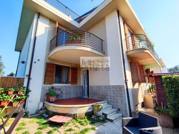 casa indipendente in vendita a Massarosa in zona Piano di Conca