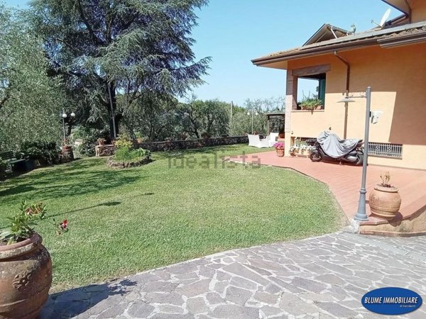 casa indipendente in vendita a Massarosa in zona Piano di Mommio