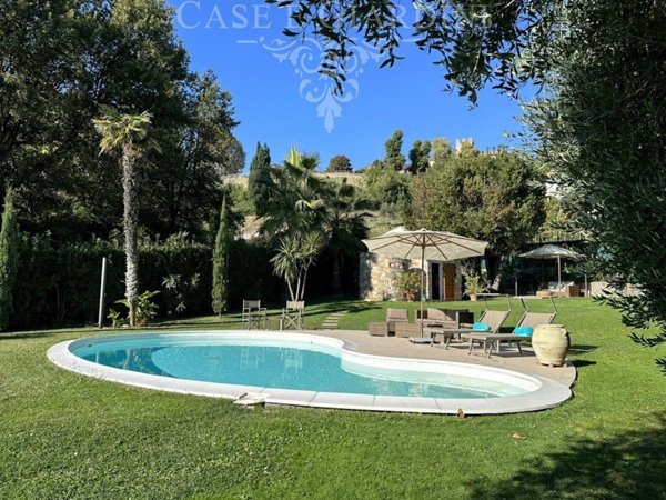 casa indipendente in vendita a Massarosa in zona Corsanico