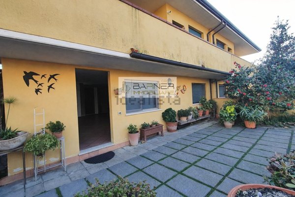 casa indipendente in vendita a Massarosa