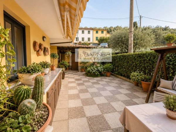 casa indipendente in vendita a Massarosa