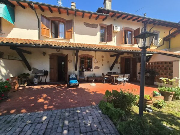 casa semindipendente in vendita a Massarosa in zona Piano di Mommio