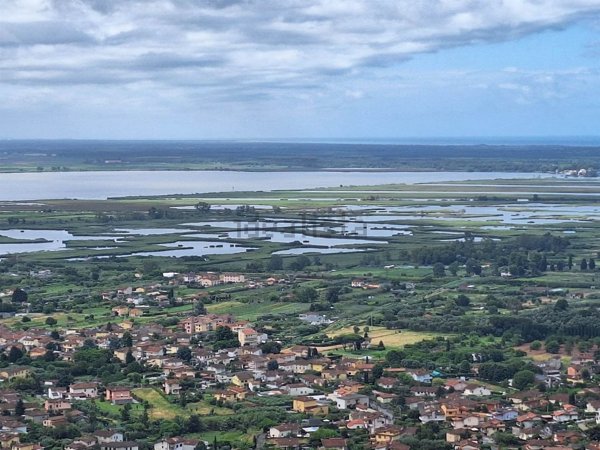 casa indipendente in vendita a Massarosa in zona Pieve a Elici
