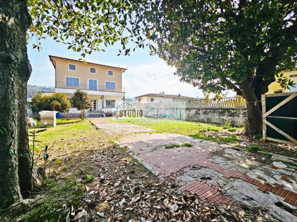 casa indipendente in vendita a Massarosa in zona Bozzano